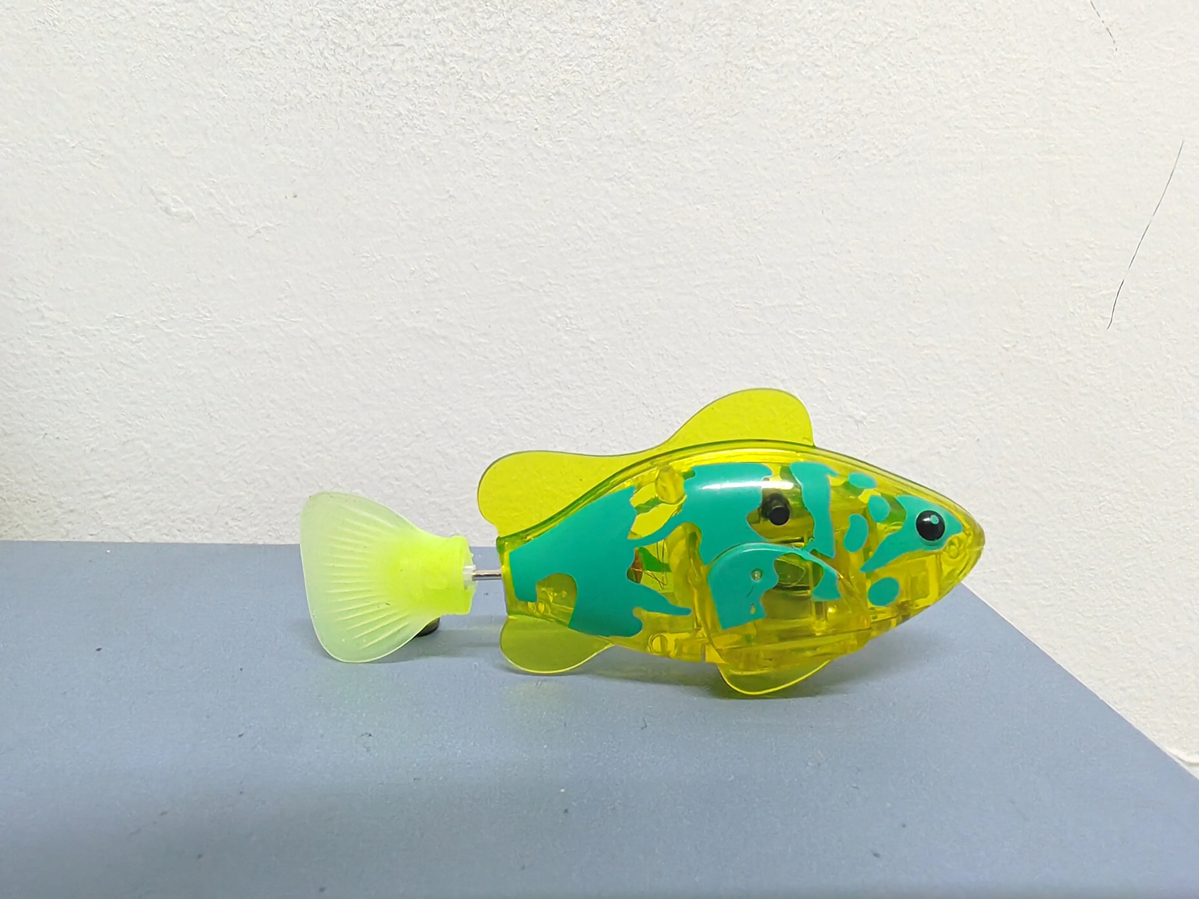 Baby Bath Light-Up Sensor Electric Small Fish Playing in Water Pet Fish Swimming Fish Can Swim Realistic Clownfish Toy