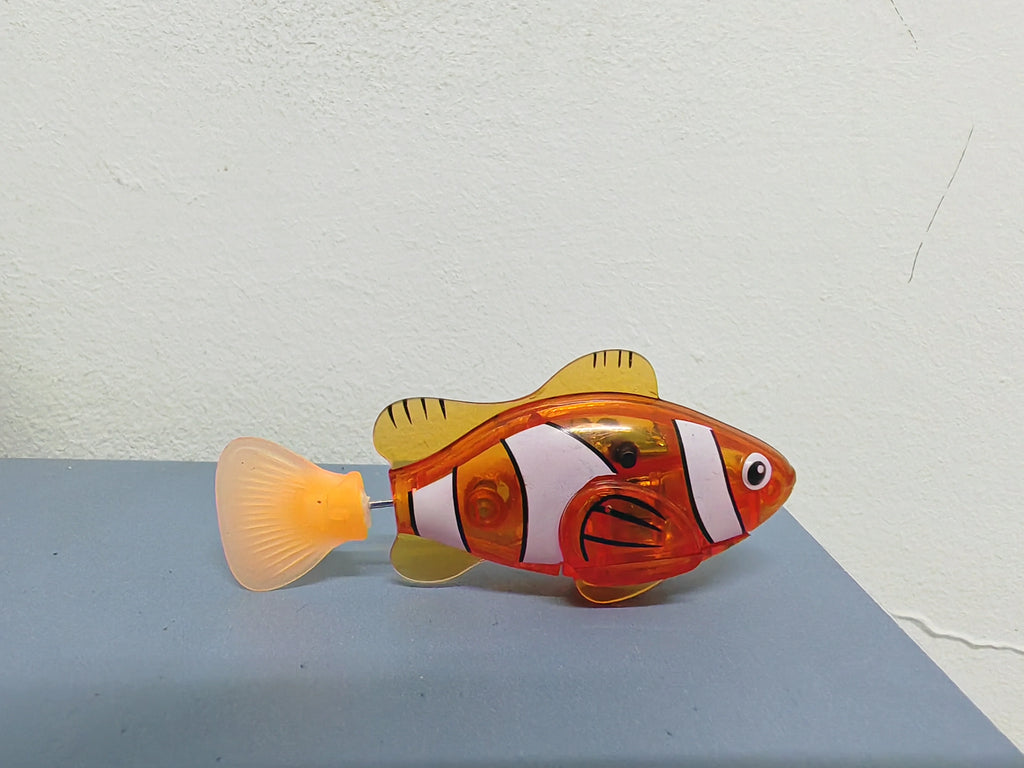 Baby Bath Light-Up Sensor Electric Small Fish Playing in Water Pet Fish Swimming Fish Can Swim Realistic Clownfish Toy